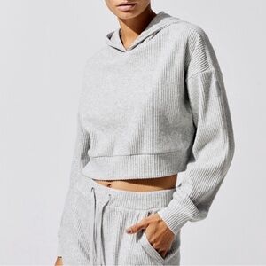 Alo Yoga Muse Crop Hoodie Heather Gray